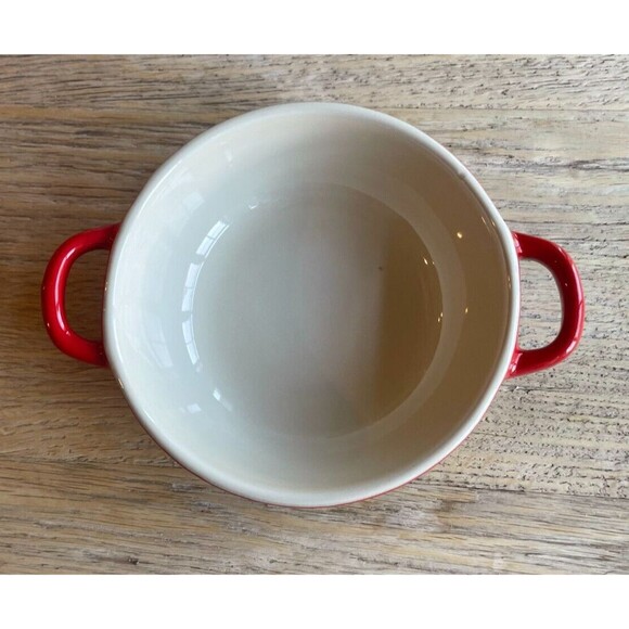 NEW Le Creuset Stoneware Mini Marmite Star Relief w/golden knob, 12cm, Cerise - Picture 6 of 11